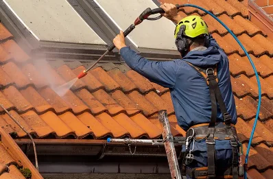 Démoussage et hydrofuge de toiture à Tiercelet